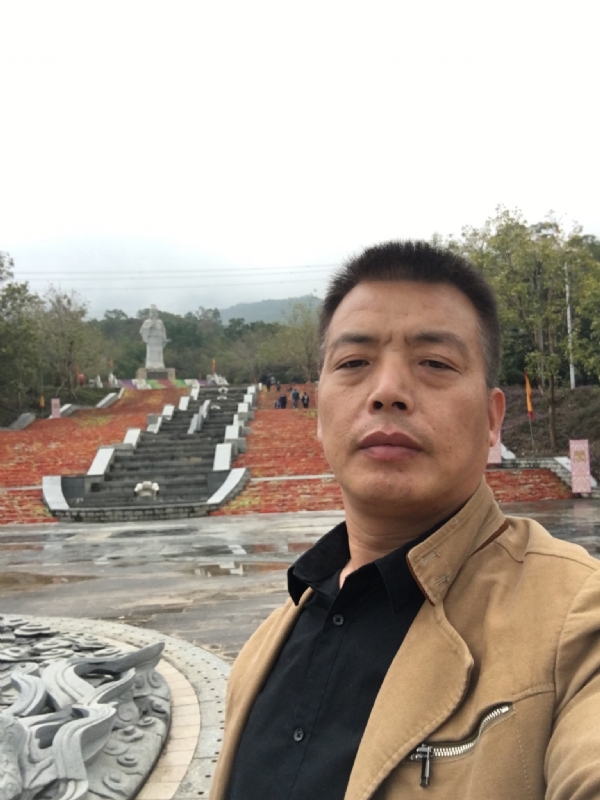 开心的松鼠的第一张照片--武夷山相亲网