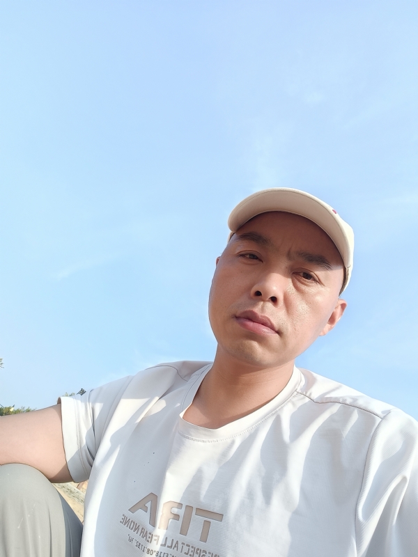 哥哥的第一张照片--武夷山相亲网