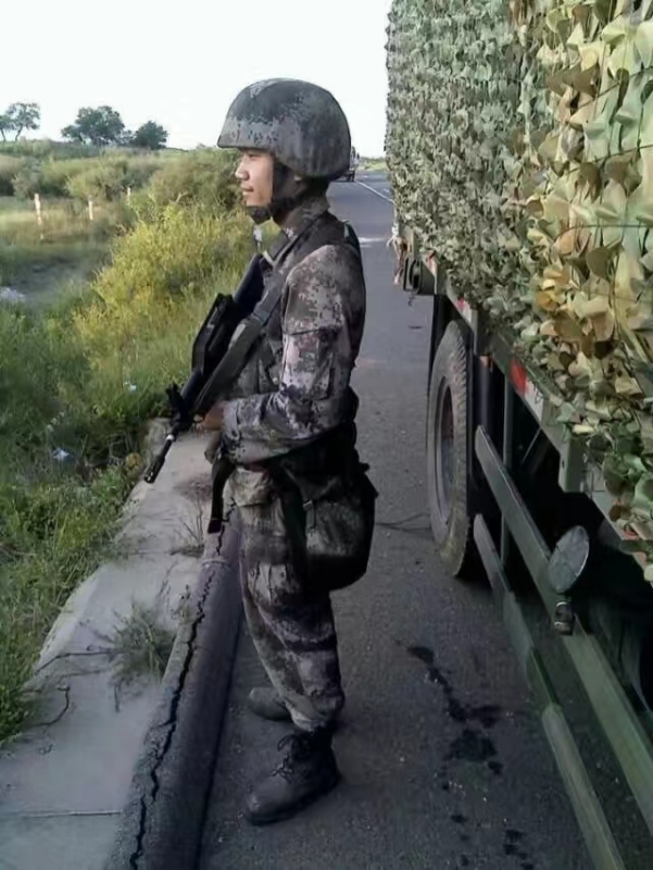 搬砖中的第一张照片--武夷山相亲网