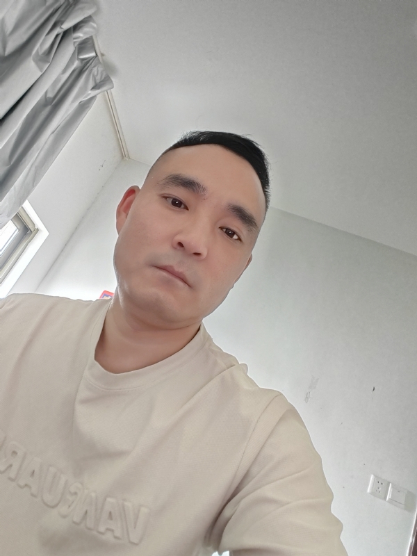 小锋的第一张照片--武夷山相亲网